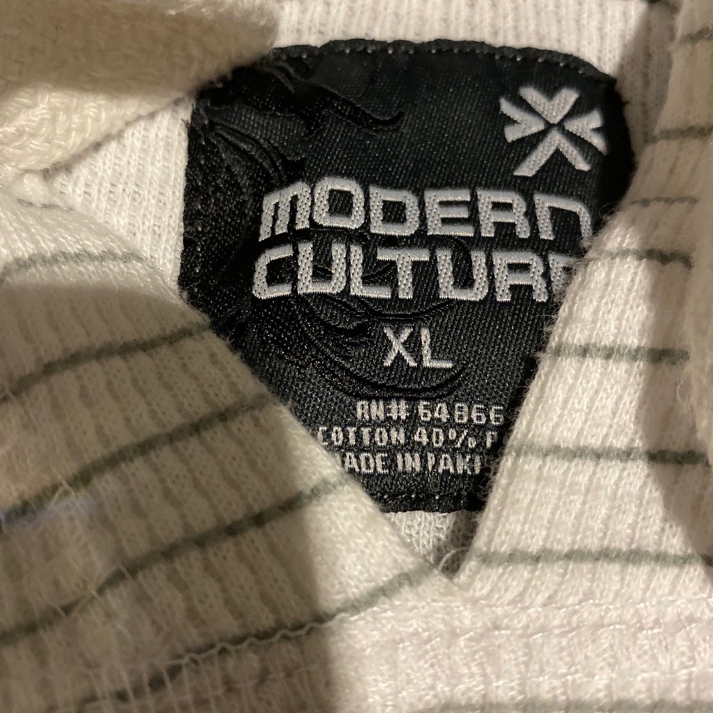 Sweater - Picture 3 of 3